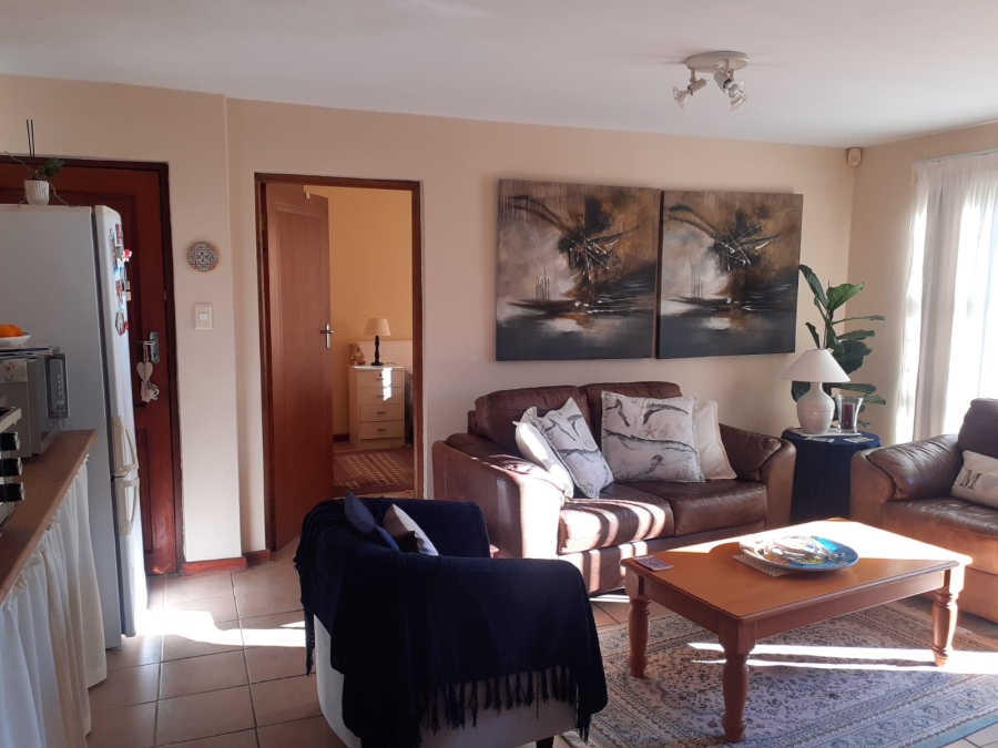To Let 2 Bedroom Property for Rent in Wavecrest Eastern Cape